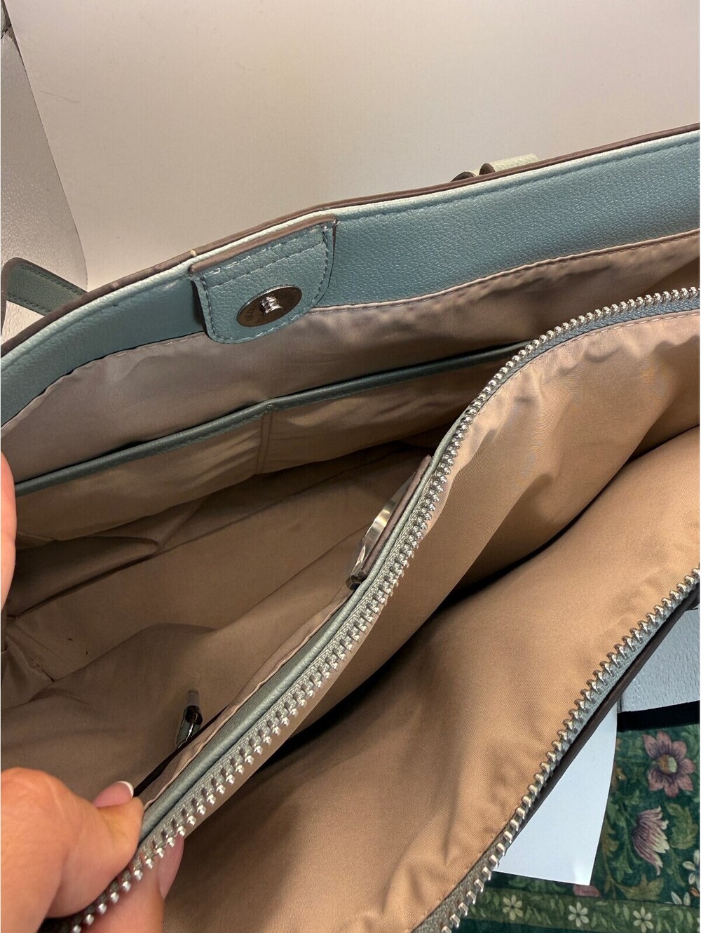 Nine West Light Blue Large Tote Bag NWOT - Picture 4 of 7